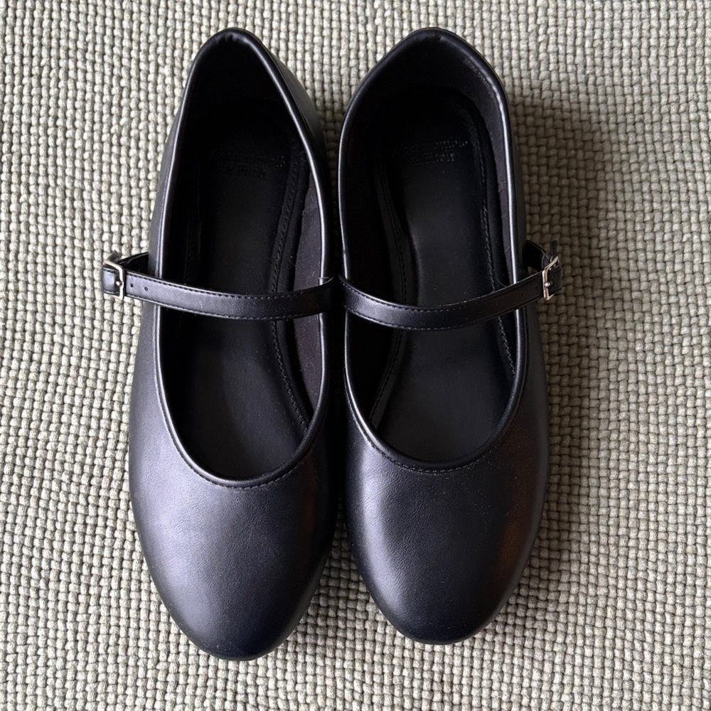Abercrombie & Fitch Black Mary Jane Flats